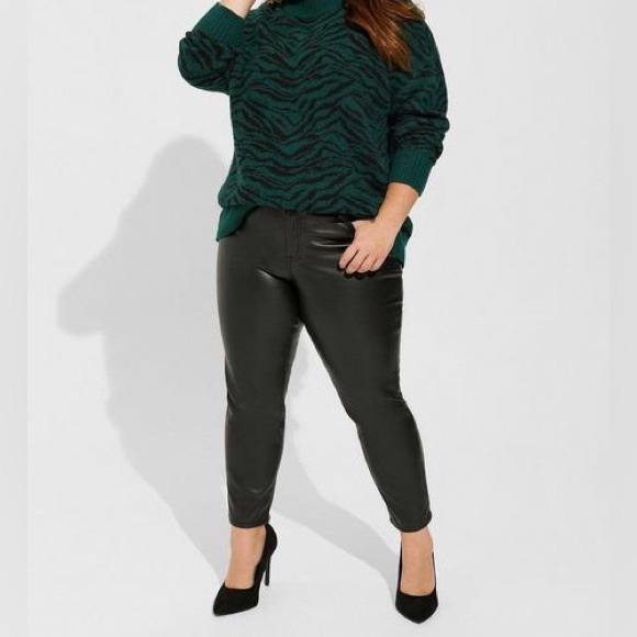 Torrid Perfect Skinny Faux Leather Mid Rise Pant Size 18 NWT - Picture 3 of 5